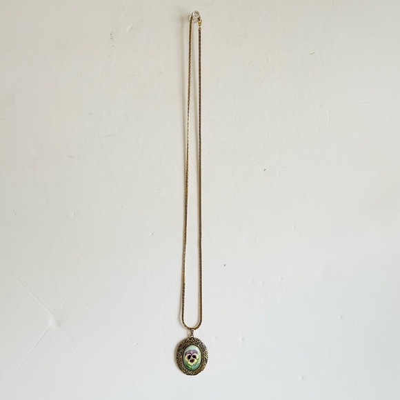 Vintage Gold Tone Hand Painted Pansy Porcelain Pendant Necklace - Picture 2 of 7